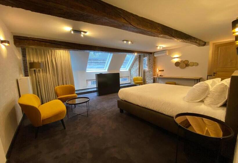 디럭스 룸, Les Tanneurs