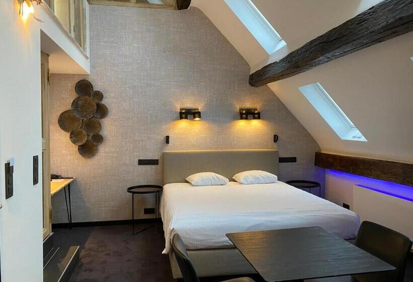 디럭스 룸, Les Tanneurs