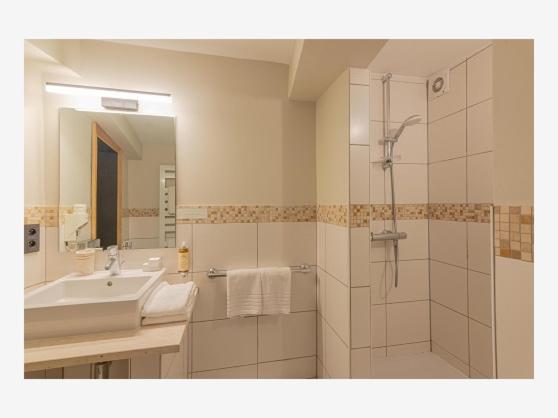 패밀리 룸, Les Tanneurs