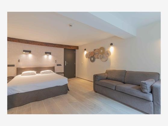 패밀리 룸, Les Tanneurs