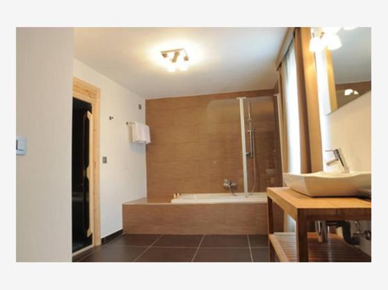 스위트, Les Tanneurs