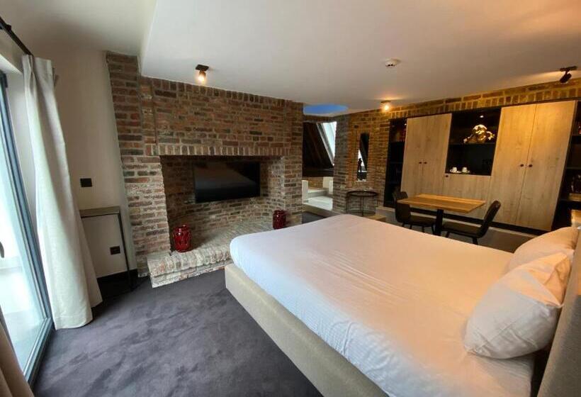 디럭스 스위트, Les Tanneurs