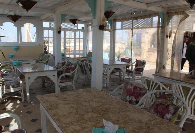 اتاق استاندارد سه نفره, Osiris Hotel Cairo