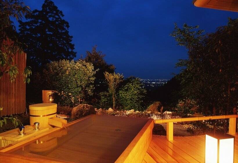 جناح كلاسيكي, Takimotokan Yukinosato