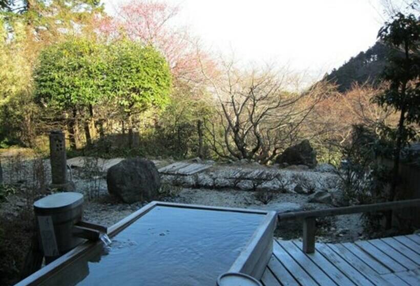 جناح كلاسيكي, Takimotokan Yukinosato