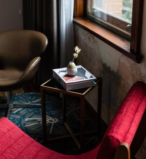 اتاق استاندارد با تخت بزرگ, The Old Clare Hotel, Independent Collection By Evt