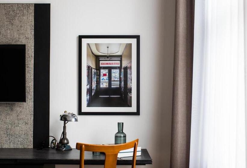 اتاق استاندارد با تخت بزرگ, The Old Clare Hotel, Independent Collection By Evt