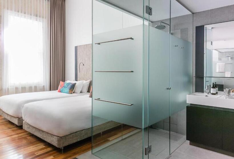 اتاق استاندارد با تخت بزرگ, The Old Clare Hotel, Independent Collection By Evt