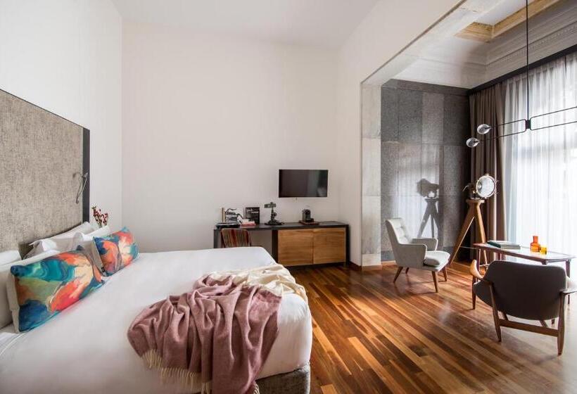 سوییت, The Old Clare Hotel, Independent Collection By Evt