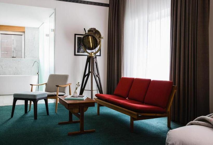 اتاق استاندارد با تخت بزرگ, The Old Clare Hotel, Independent Collection By Evt