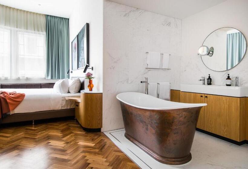 سوییت, The Old Clare Hotel, Independent Collection By Evt