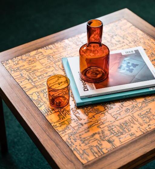 سوییت, The Old Clare Hotel, Independent Collection By Evt