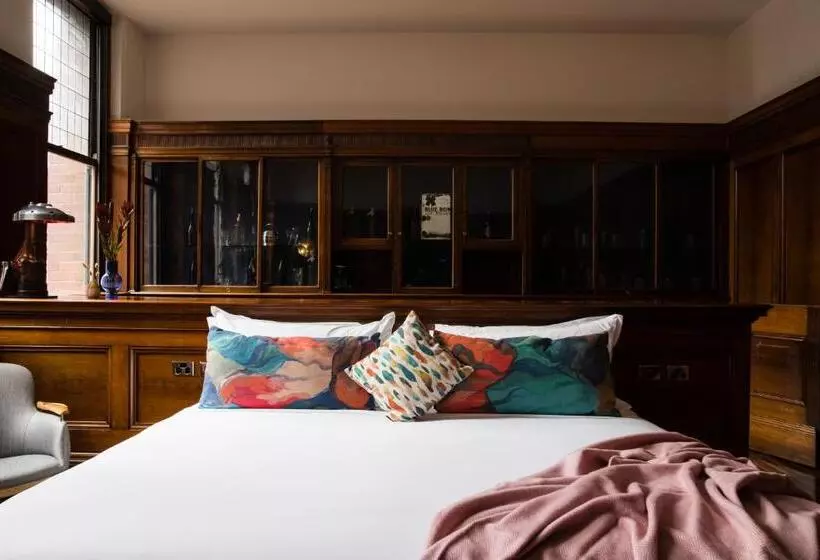 Sviitti, The Old Clare Hotel, Independent Collection By Evt
