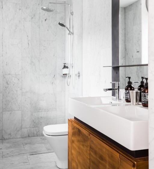 اتاق استاندارد با تخت بزرگ, The Old Clare Hotel, Independent Collection By Evt