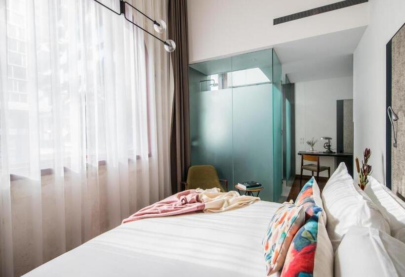 스탠다드 룸 킹사이즈 침대, The Old Clare Hotel, Independent Collection By Evt
