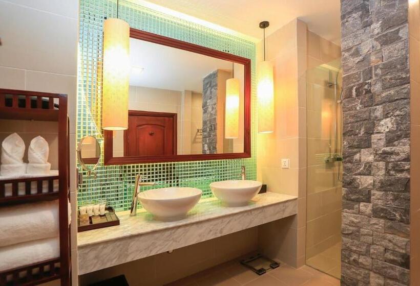 キングサイズベッドのスタンダードルーム, The Privilege Floor By Lotus Blanc