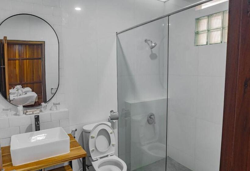 3 Sovrums Deluxe Villa, Jambuluwuk Convention Hall & Resort Batu