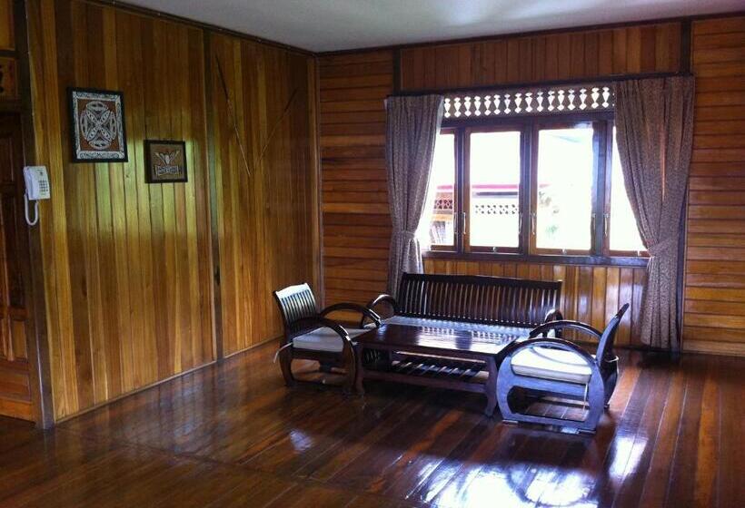 4 Sovrums Villa, Jambuluwuk Convention Hall & Resort Batu