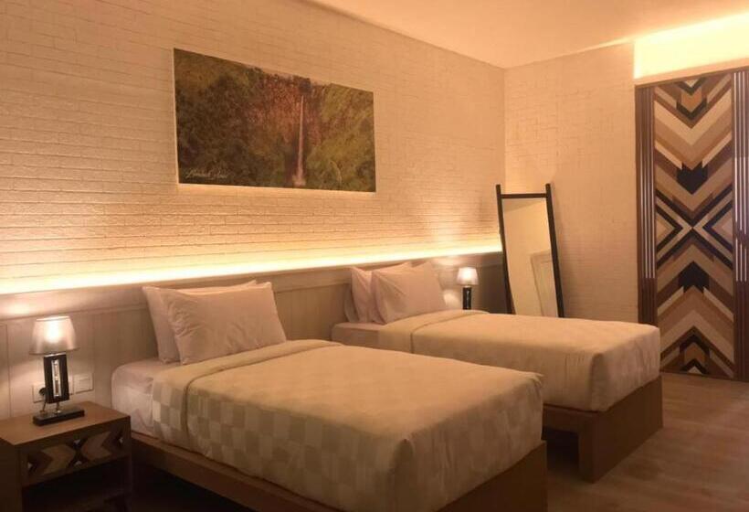 Deluxe Rum, Jambuluwuk Convention Hall & Resort Batu
