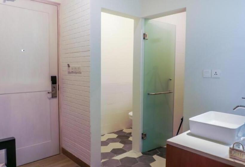 Premium Rum, Jambuluwuk Convention Hall & Resort Batu