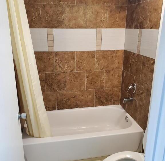 Номер Deluxe Кровать Кинг, Econo Inn