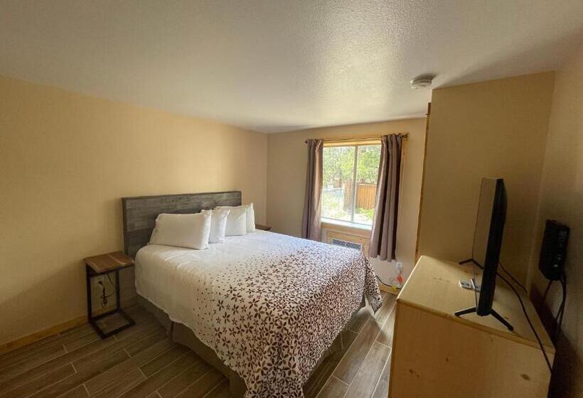 Хижина, Estes Mountain Inn