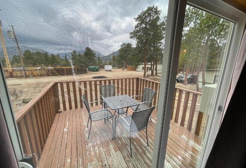 Семейное Студио, Estes Mountain Inn