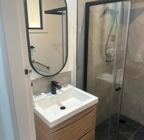 חדר אקונומי, Garden Motor Inn