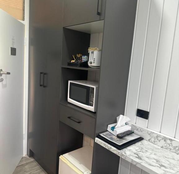 סוויטה משפחתית, Garden Motor Inn