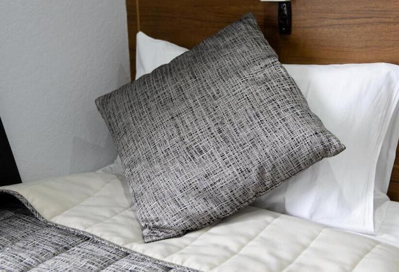 חדר אקונומי, Garden Motor Inn