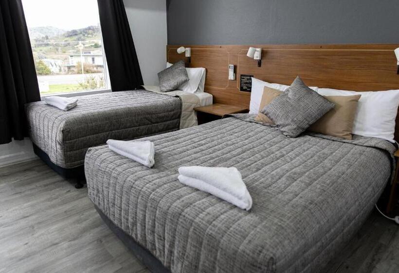 סוויטה משפחתית, Garden Motor Inn