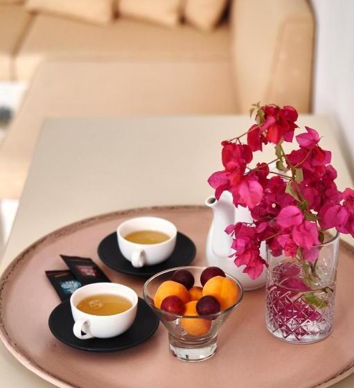 إستوديو قياسى سرير كينج, Petrino