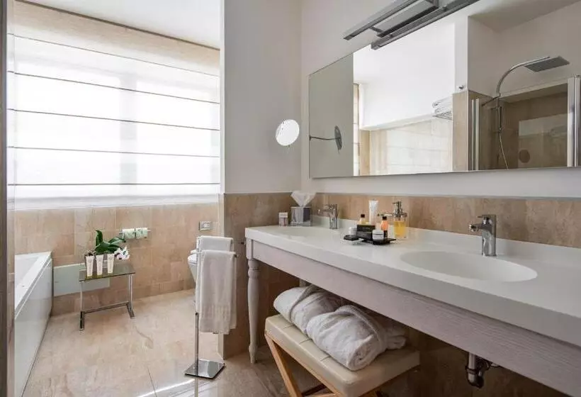 Junior Suite Vista Piscina, Wellness Spa Hotel Principe Fitalia