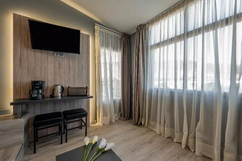 استودیوی استاندارد, Apartamentos Natalis