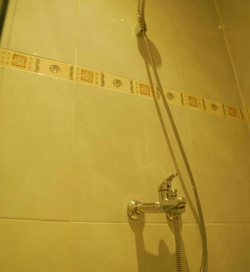 デラックスルーム, Sugiras Living