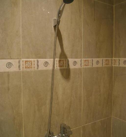 デラックスルーム, Sugiras Living