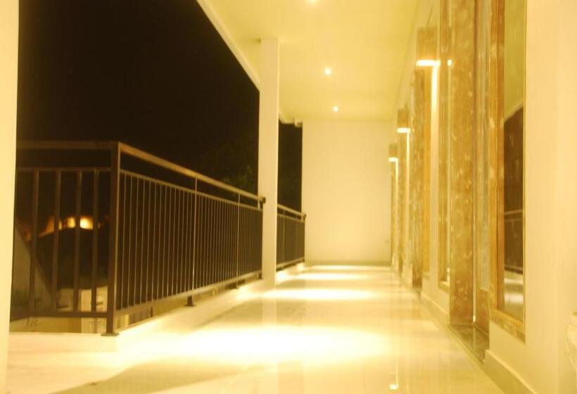 スタンダードルーム, Sugiras Living