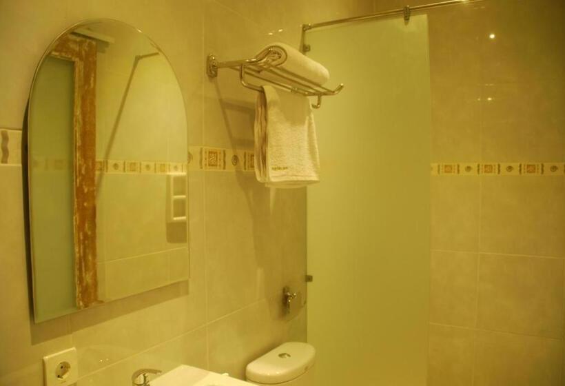 スタンダードルーム, Sugiras Living