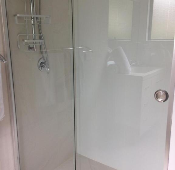 Апартаменты Deluxe 1 Спальня, Chez Noosa Resort Motel