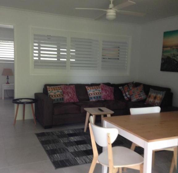 Апартаменты Deluxe 1 Спальня, Chez Noosa Resort Motel