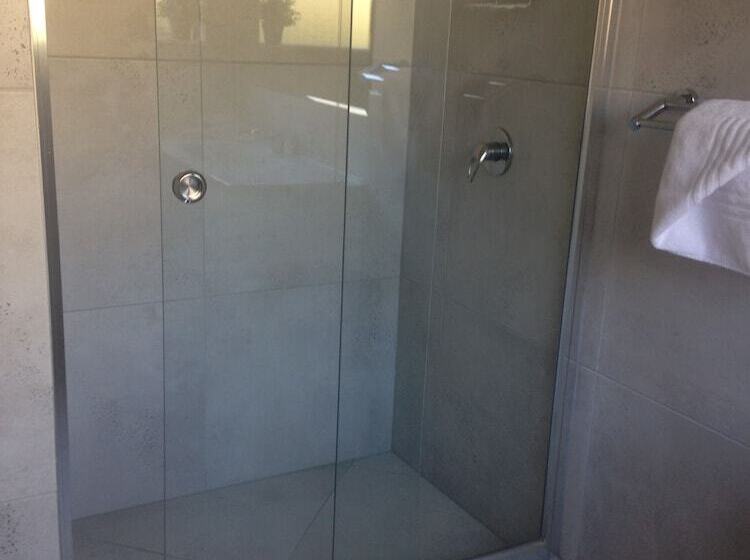 Апартаменты Deluxe 1 Спальня, Chez Noosa Resort Motel