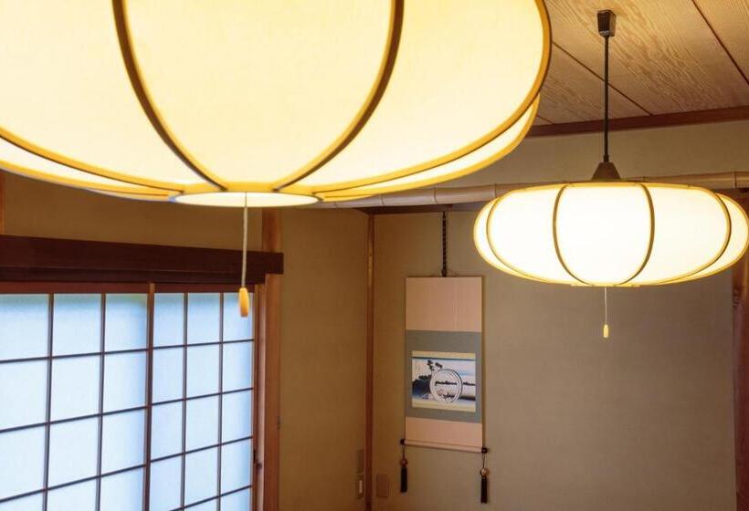 Номер Стандарт Вид на Сад, Gion Ryokan Qbeh
