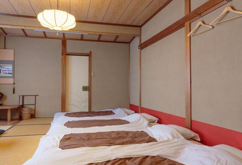 Номер Стандарт Вид на Сад, Gion Ryokan Qbeh