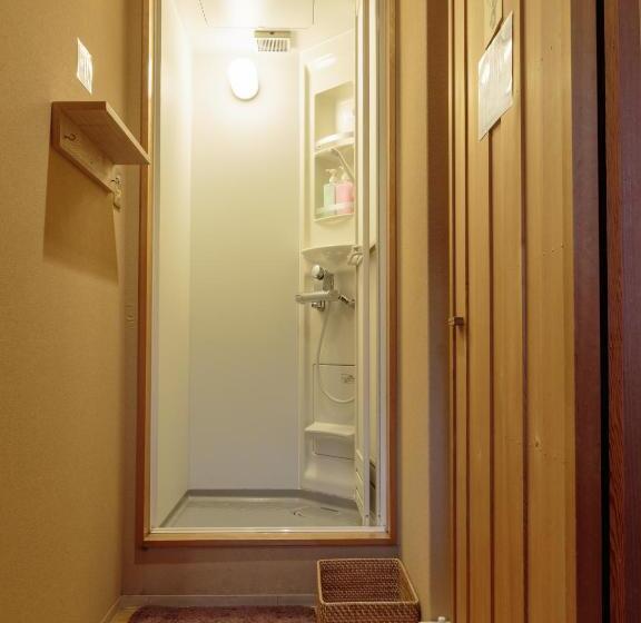 חדר סטנדרד יחיד חדר אמבטיה משותף, Gion Ryokan Qbeh