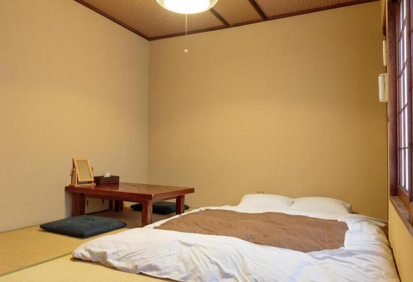 חדר סטנדרד יחיד חדר אמבטיה משותף, Gion Ryokan Qbeh