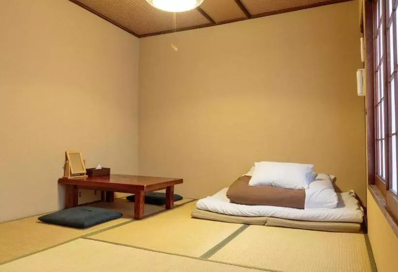 バス共有のスタンダードルーム, Gion Ryokan Qbeh