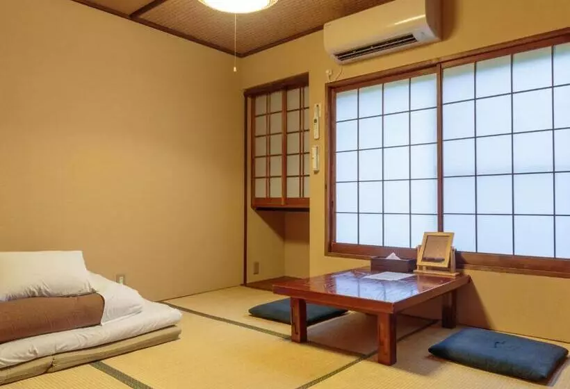 バス共有のスタンダードルーム, Gion Ryokan Qbeh