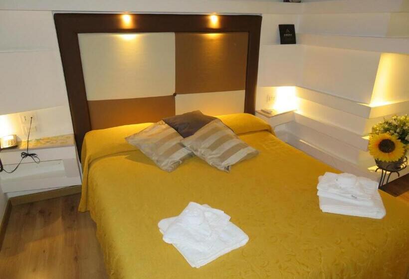 اتاق راحتی سه تخته, Albergo Del Centro Storico