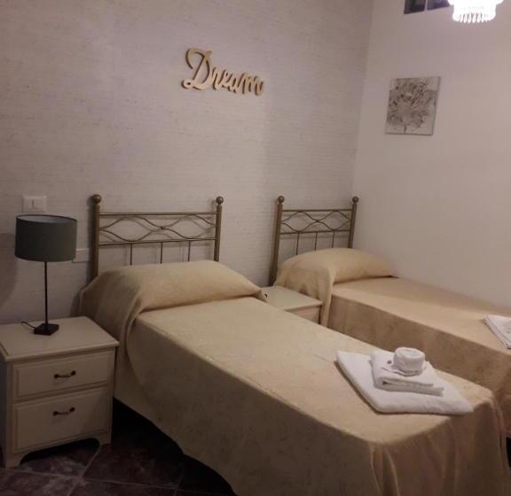 اتاق اکونومی, Albergo Del Centro Storico