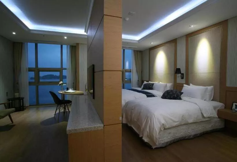 オーシャンビューのプレミアムルーム。, Benikea Hotel Yeosu